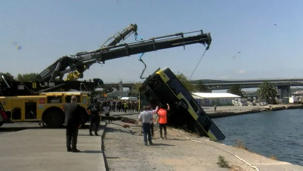 ak-parti-hatay-milletvekili-huseyin-yayman-suya-gomulen-iett-otobusu-ekrem-imamoglu-ile-sembollesti-1692301351324.jpg AK Parti Hatay Milletvekili Hüseyin Yayman: Suya gömülen İETT otobüsü Ekrem İmamoğlu ile sembolleşti - 5