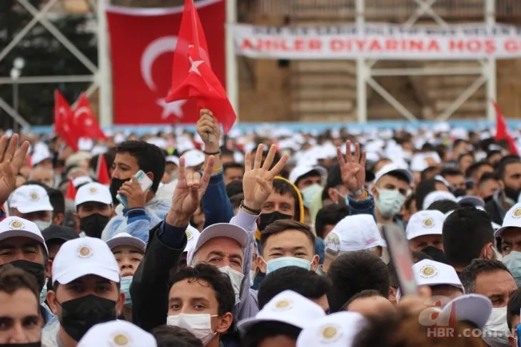 Başkan Erdoğan’a Kırşehir’de sevgi seli! Gözyaşlarına hakim olamadı