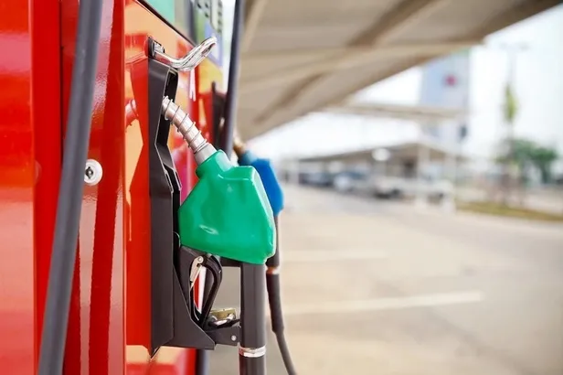 benzine-ve-motorine-zam-geliyor-21-haziran-cuma-gunu-itibari-ile-bezin-ve-motorin-ne-kadar-olacak-1718786881775.jpg Benzine ve Motorine Zam Geliyor! 21 Haziran Cuma günü itibari ile bezin ve motorin ne kadar olacak? - 4