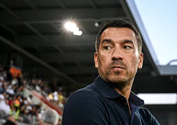 Beşiktaş Teknik Direktörü Bronckhorst: Evimizde durum farklı olacak