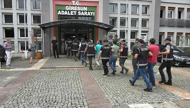 Giresun'da sel felaketinde yıkım ekibine saldırarak yaralayan 9 şüpheli tutuklandı - 1