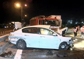 TEM'de feci kaza! Emniyet kemeri detayı dikkat çekti