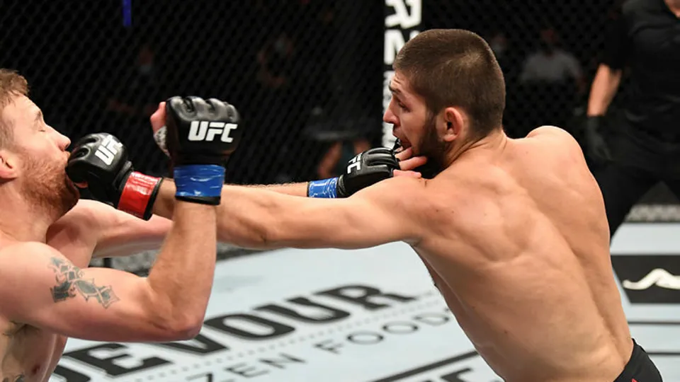 Khabib Nurmagomedov zirvede bıraktı! Ringlere veda etti