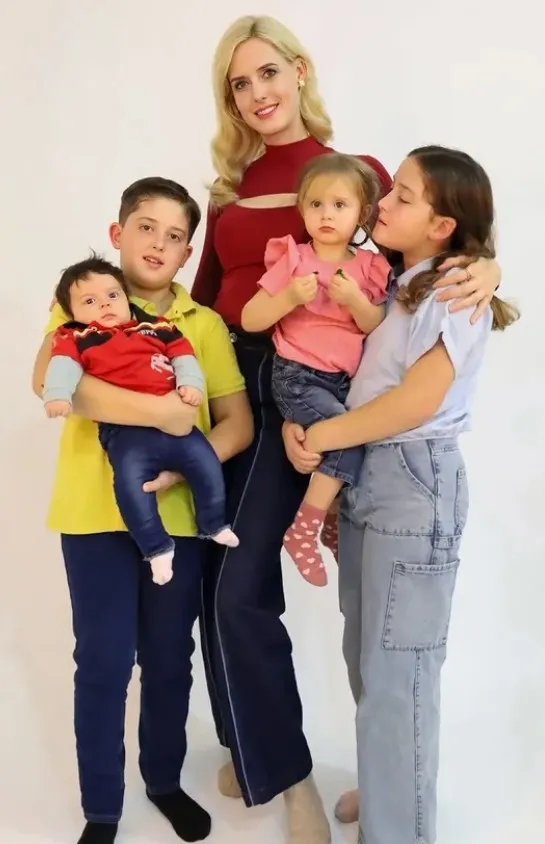 wilma-elles-cileden-cikti-mobilya-devine-sok-dava-1776231781924.jpg Wilma Elles çileden çıktı! Mobilya devine şok dava - 4