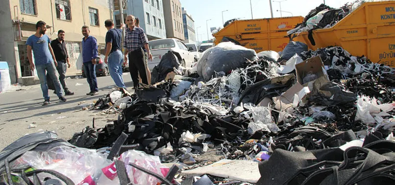 İzmir Bornova'da çöp dağları oluştu, İstanbullu korktu
