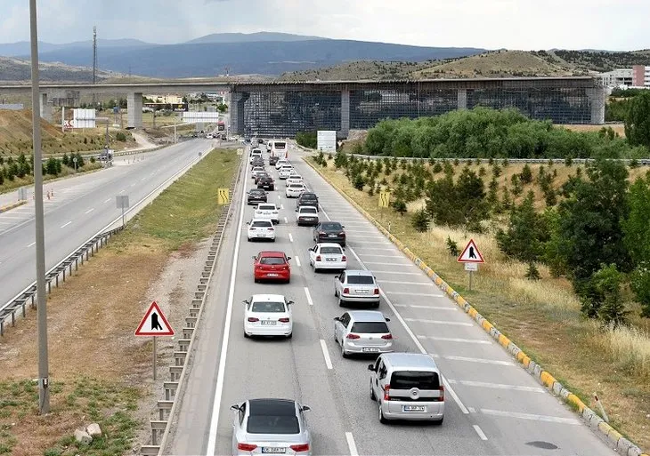 Son dakika: Arabayla şehirler arası seyahat yapılıyor mu? Özel araçla şehirler arası yolculuk yasak mı?