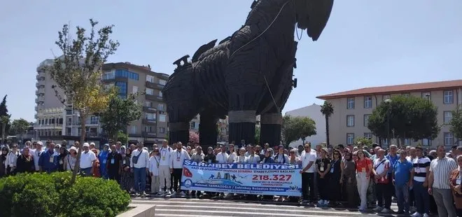 Gaziantep'ten 200 bin kişi Çanakkale şehitleriyle buluştu