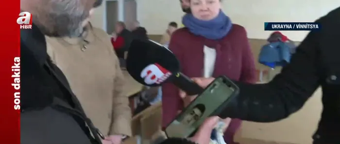 Siviller Ukrayna’dan tahliye ediliyor! Kavuşma anları A Haber’de! Minik Aylin babasına böyle seslendi - 3