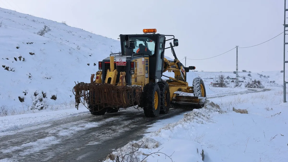 Sivas'ta 493 yerleşim yerinin yolu ulaşıma kapalı