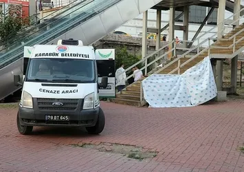 Karabük'te yürüyen merdivenin altında poşet içinde bulunmuştu! Bebek öldü, anne gözaltında