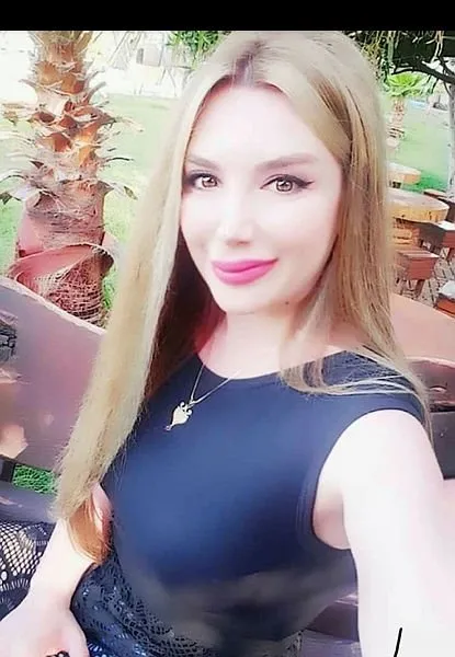 Istanbul Da Yaptirdigi Botokstan Olen Kubra Nin Baba Ve Annesi Can Cekisiyordu