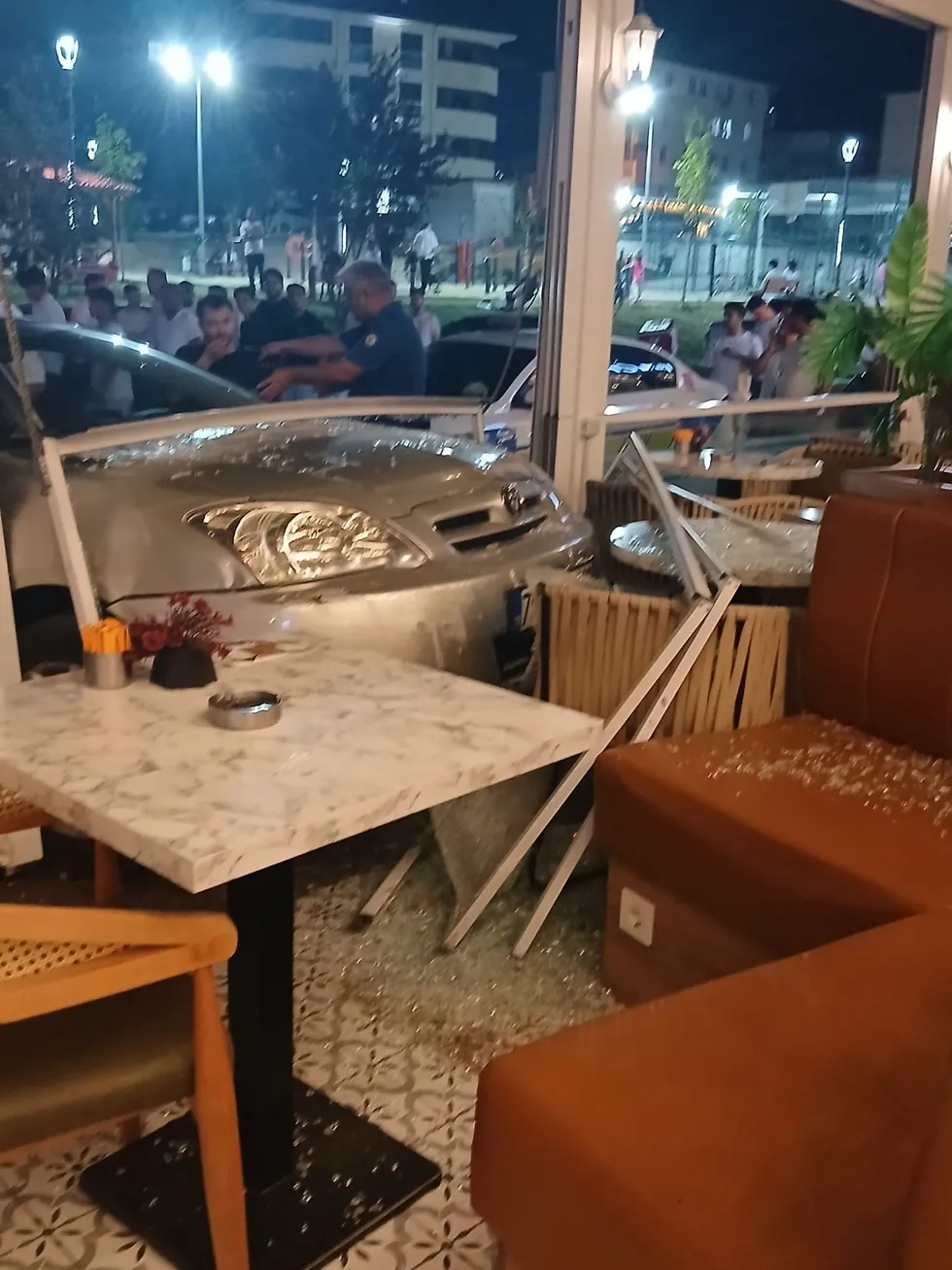 1785630803739.jpg Fren yerine gaza basınca kafeye daldı! - 1
