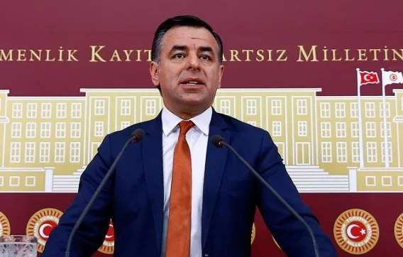 chpde-kazan-kayniyor-kilicdaroglu-imamoglu-kanatlarinda-tukurme-polemigi-kamu-kaynagini-yagmalayan-ahlaksizlar-1748285395812.jpg Fotoğraf-AA Arşiv