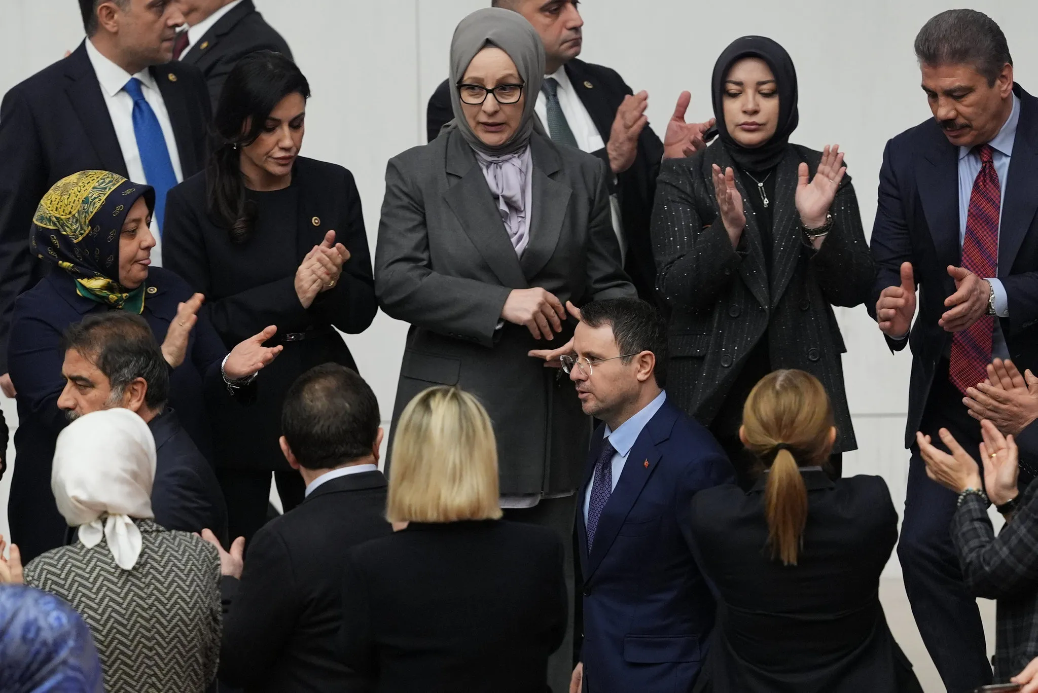 Meclis'te yemin kavgasının perde arkası! CHP'den Gazi Meclis'te kirli oyun