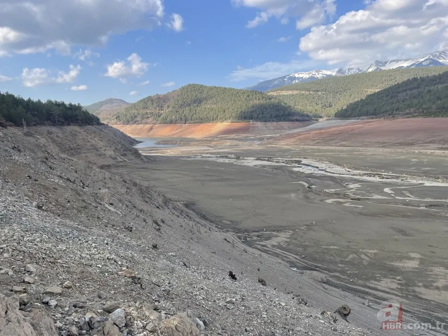 Bursa'nın içme suyu kaynaklarından Nilüfer Barajı kurudu 5
