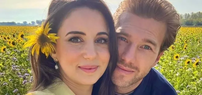 Karsu Dönmez anne oldu! Baba-oğul aynı karede...