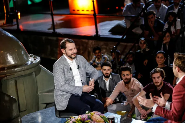 Enerji ve Tabii Kaynaklar Bakanı Berat Albayrak canlı yayında gençlerin sorularını cevapladı - 6