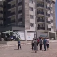 Son dakika: İzmir Çiğlide bitmeyen yol isyanı! Vatandaşlardan CHPli belediyeye sert tepki: Evde su içtiğimiz bardak bile turuncu