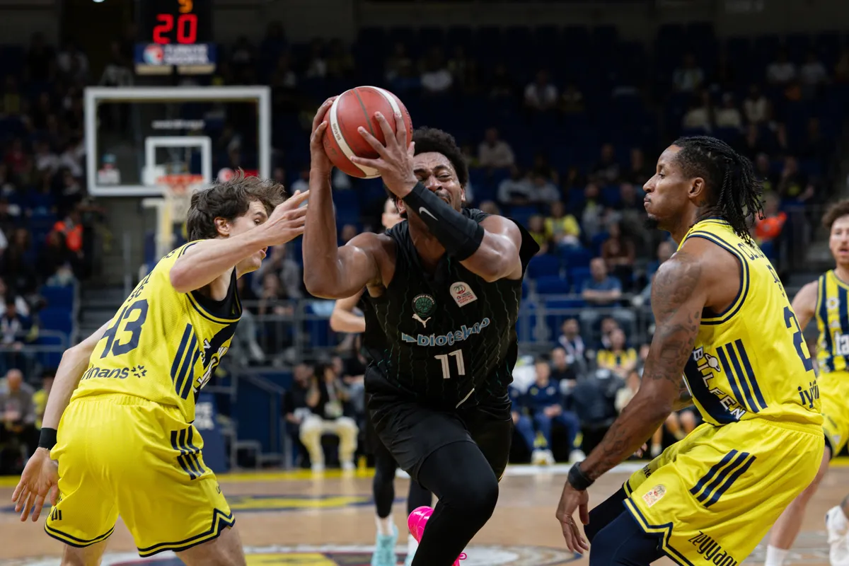 fenerbahce-tarfin-sahasinda-biotekno-korfez-basketi-85-84lik-skorla-gecti-1791130952513.jpg Fenerbahçe Tarfin son saniyelerde nefes aldı! Larkin ilk maçına çıktı - 1