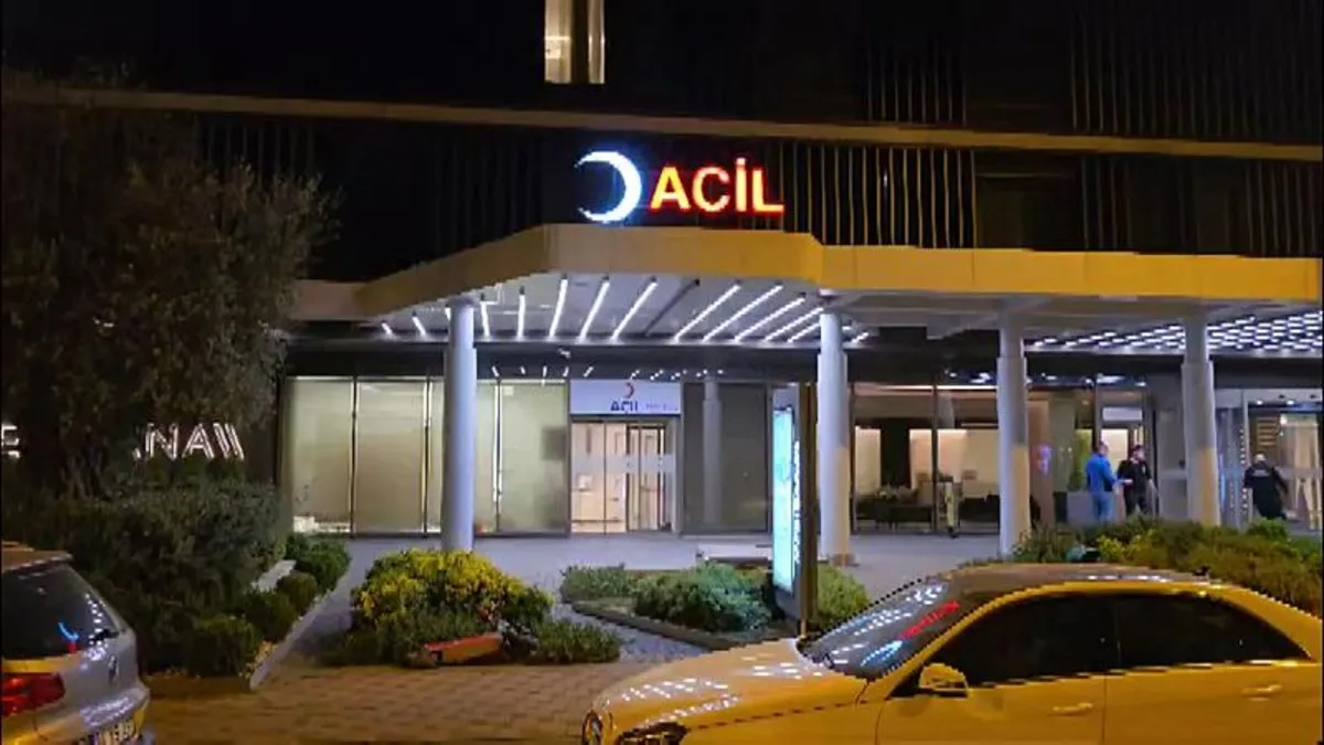 Kadıköy'de hareketli gece! 8 yerinden bıçaklandı yoldan geçen taksici hastaneye yetiştirdi