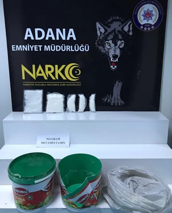 adanada-uyusturucu-operasyonu-bal-dolu-kovadan-914-gram-uyusturucu-ele-gecirildi-1642318449878.jpg