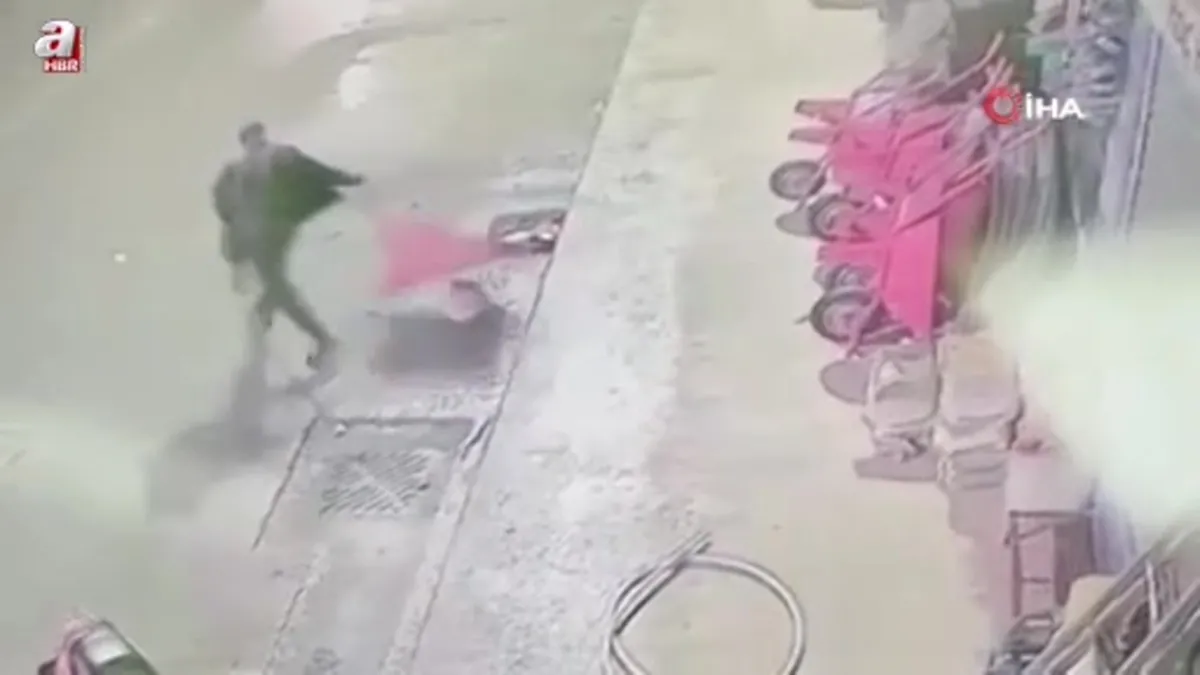 Çorum'da akılalmaz olay: Eline ne geçtiyse yola fırlattı