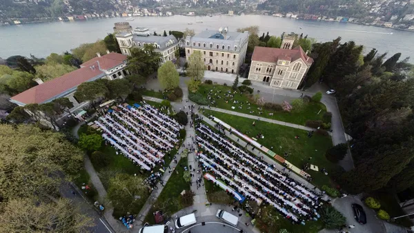 Boğaziçi Üniversitesi'nde 3 yıl sonra iftar programı! Binlerce genç katıldı - 2