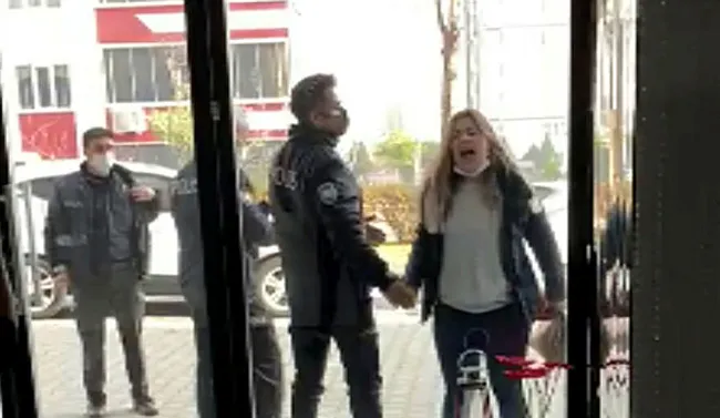 Kahramanmaraş'ta yine aynı kadın olay çıkardı! Bu kez güzellik merkezini birbirine kattı - 7