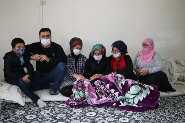 1610956037725.jpg Ne uyuyabiliyor ne de yemek yiyebiliyor! 10 gündür hapşırıyor! - 3