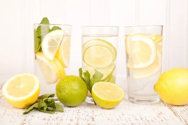 Limonlu su neye iyi gelir? Faydaları neler? İşte limonlu suyun saymakla bitmeyen yararları...