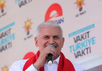 Başbakan Binali Yıldırım Kars'ta halka hitap etti
