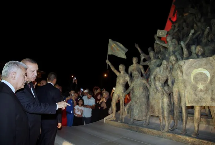 Cumhurbaşkanı Erdoğan Şehitler Abidesi’ni ziyaret etti