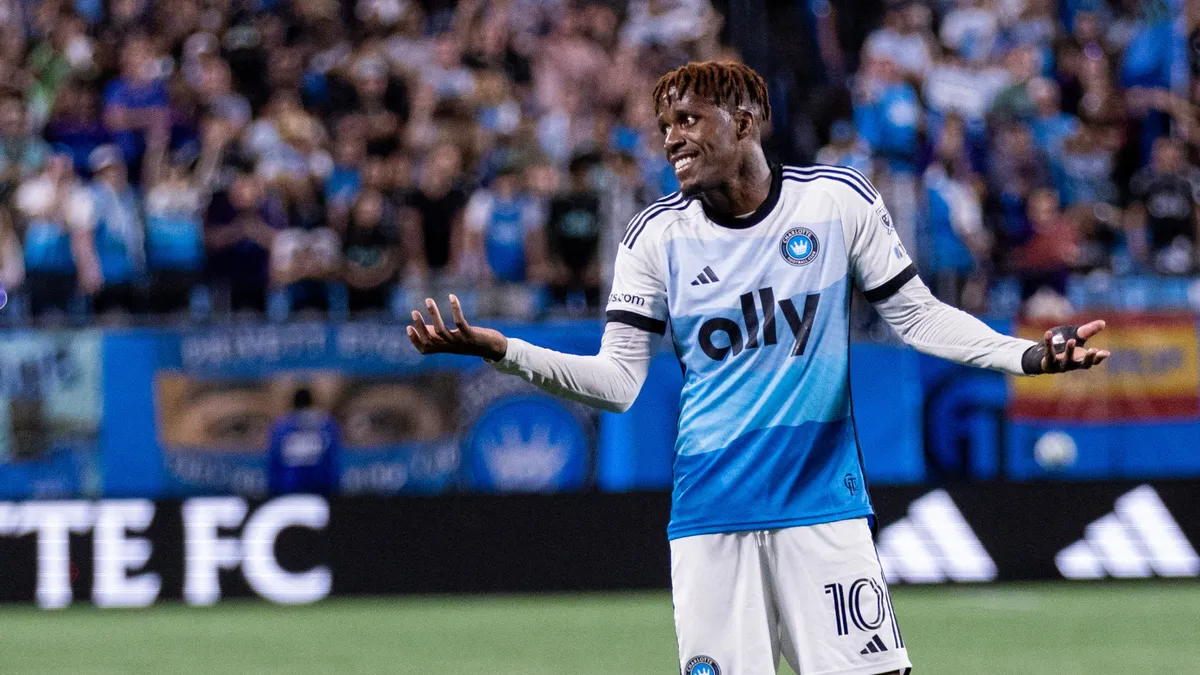 Bonservisi elinde Wilfried Zaha İspanya yolcusu: Mundo Deportivo'ya göre Malaga oyuncu için devrede