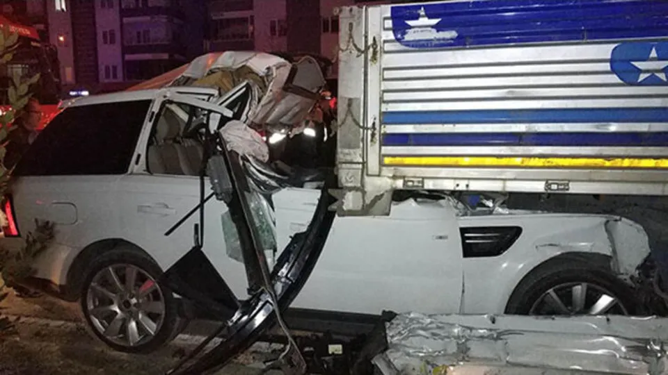 Samsun'da TIR'a arkadan çarpan iş adamı ağır yaralandı