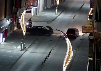 Yozgat'ta feci kaza: 2 otomobil kafa kafaya çarpıştı! O anlar kamerada