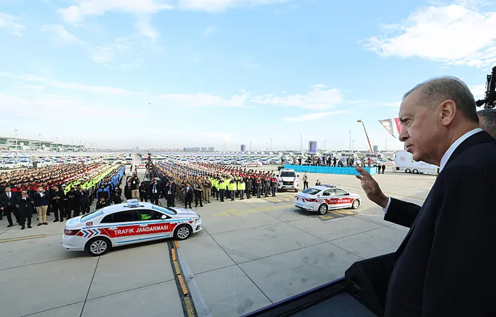 Başkan Erdoğan'dan güvenlik güçlerine açık mesaj: Sokak çetelerine ve örgütlere nefes aldırmayın - 1
