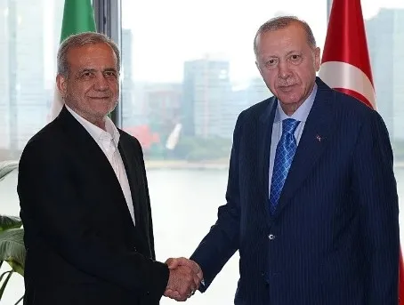 BAŞKAN ERDOĞAN İRAN YENİ CUMHURBAŞKANI PEZEŞKİYAN İLE GÖRÜŞTÜ