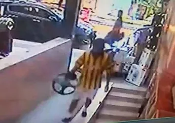 Dükkan önünden vantilatör çaldılar! Görüntüler yayınlanınca pişman olup özür dilediler