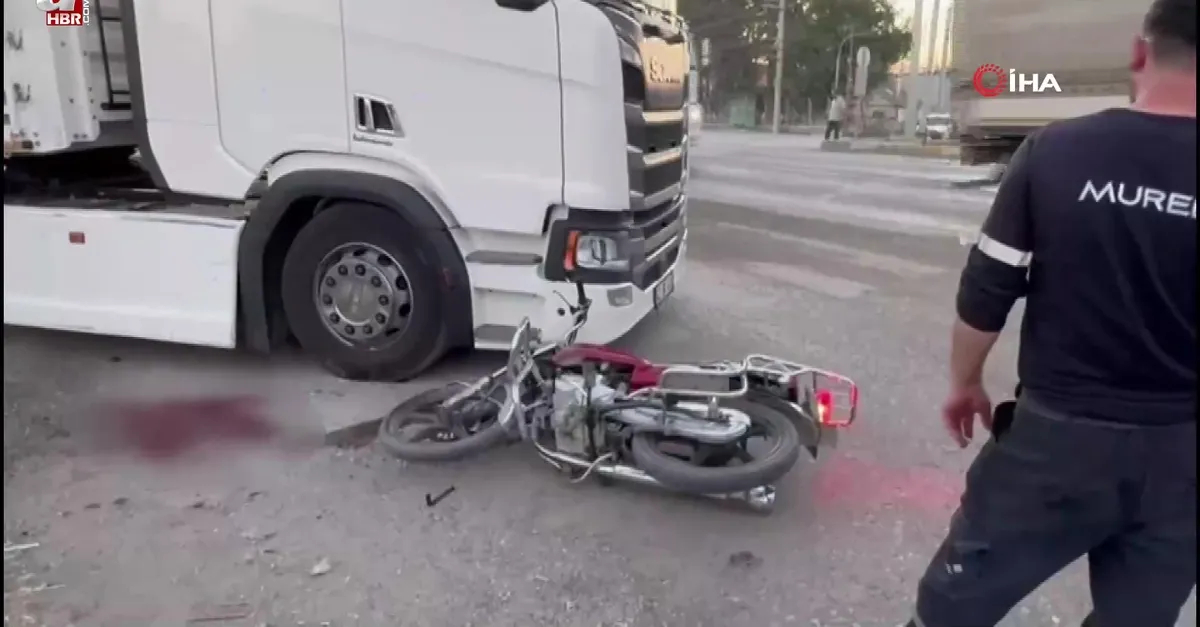 TIR ile motosiklet çarpıştı: 1 ölü
