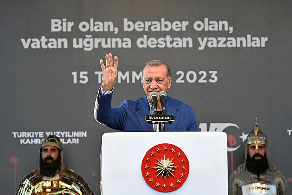 Başkan Erdoğan’dan FETÖ ve destekçilerine net mesaj: Tarihi gecede kimin nerede durduğunu not ettik