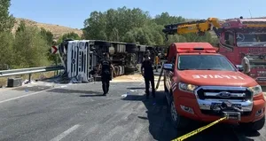 Malatya’da feci kaza! TIR devrildi: 1 ağır yaralı