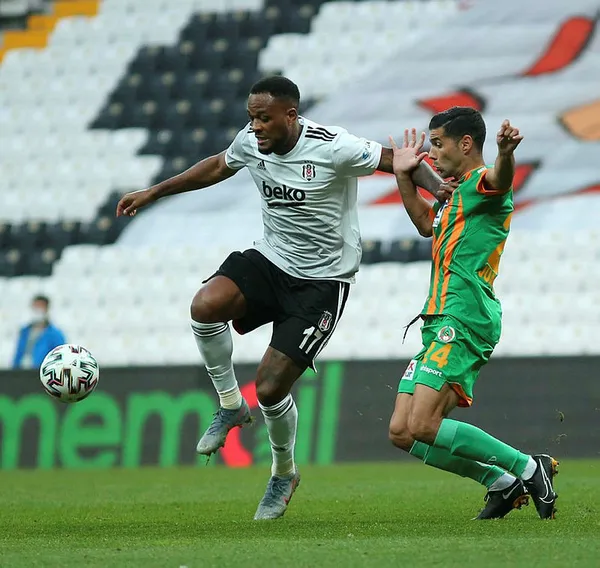 Beşiktaş zirveye demir attı! Beşiktaş 3-0 Alanyaspor MAÇ SONUCU-ÖZET