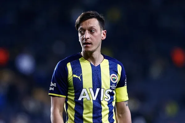 mesut-ozilden-flas-aciklama-fenerbahceye-ve-turkiyeye-tatil-yapmaya-gelmedim-1655828700452.jpg Mesut Özil'den flaş açıklama! Fenerbahçe'ye ve Türkiye'ye tatil yapmaya gelmedim - 2