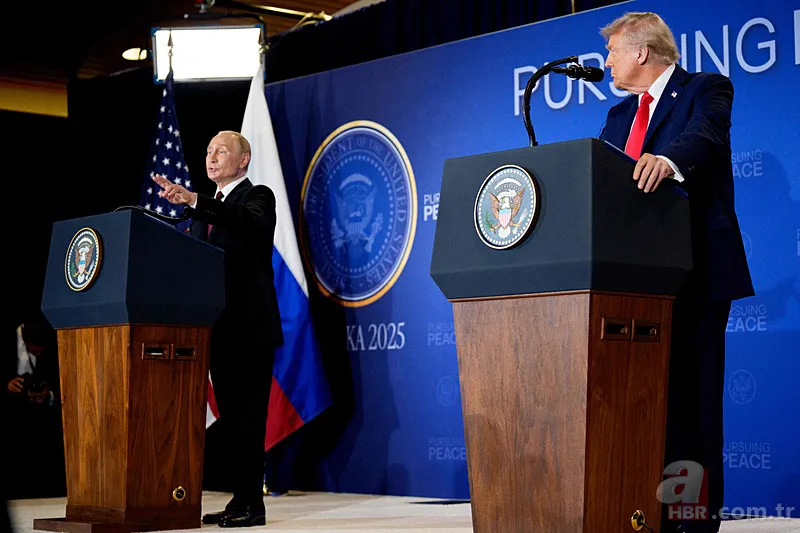 Trump-Putin zirvesinin gizli belgeleri otel yazıcısında unutuldu! Sürpriz hediye ortaya çıktı 3