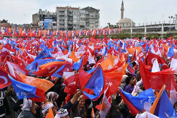son-dakika-baskan-erdogandan-aydinda-onemli-aciklamalar-1683672135138.jpg Başkan Erdoğan Aydın'da vatandaşlara seslendi: Sizi galeyana getirmek isteyenlere hesabı sandıkta sorun - 5