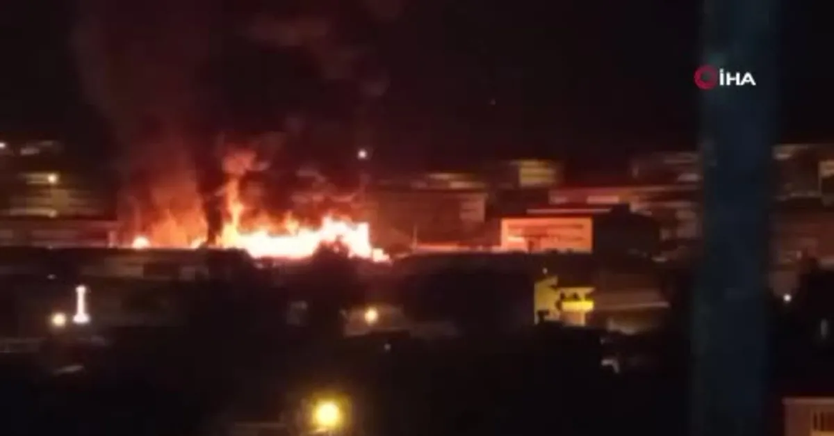 Hatay’da mobilya fabrikasında yangın çıktı