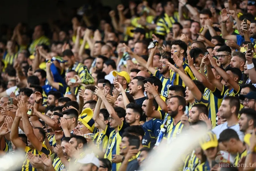 Dinamo Kiev maçında Fenerbahçe taraftarından anlamlı koreografi 19
