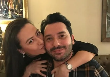 Arka Sokaklar'ın Hakan Komiser'i Ozan Çobanoğlu babası ile herkesi şaşırttı! Meğer o da ünlümüş