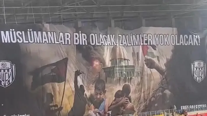 ankaragucu-taraftarindan-filistine-destek-muslumanlar-bir-olacak-zalimler-yok-olacak-1714775784578.jpeg Ankaragücü taraftarından Filistin’e destek: Müslümanlar bir olacak, zalimler yok olacak! - 2
