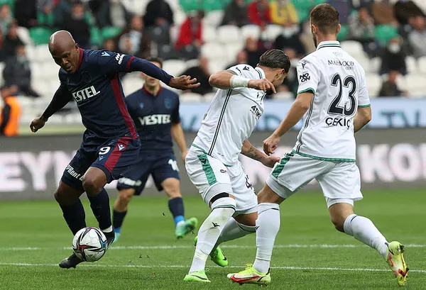 Konyaspor: 2 - Trabzonspor: 2 MAÇ SONUCU | Fırtına 10 kişiyle 1 puanı kopardı